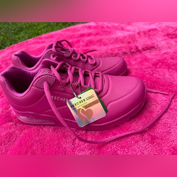 NEW size 10 Skechers Air Cooled Memory Foam Sneakers - Picture 2 of 7